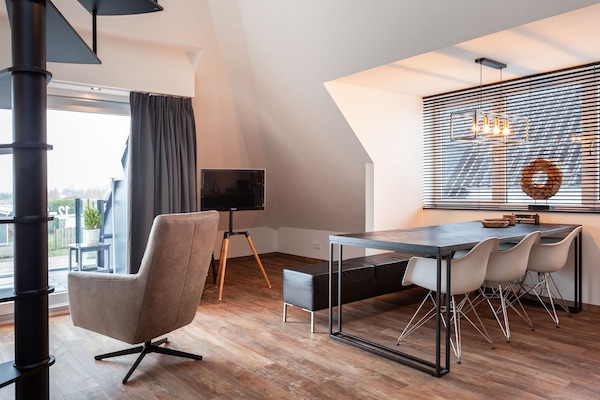 Modern appartement aan het Sneekermeer met oostelijk balkon - thumbnail 3
