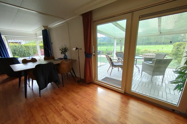 Luxe chalet Koperwiek in bosrijk Garderen met airconditioning en EV-laadpaal - thumbnail 4