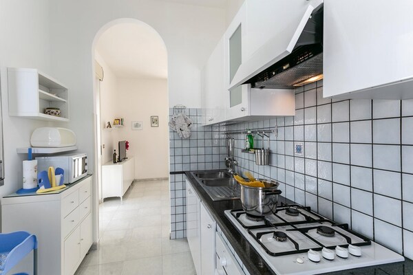 Ruim appartement met privétuin en veranda vlakbij Reitani - thumbnail 3