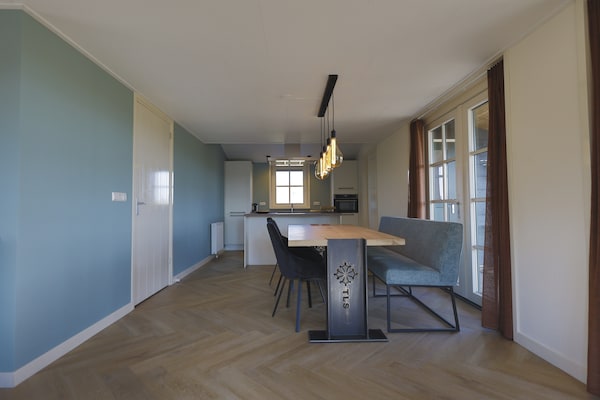 Wiringher Villa 23: Luxe strandvilla in Wieringerstijl aan Waddenzee - thumbnail 3