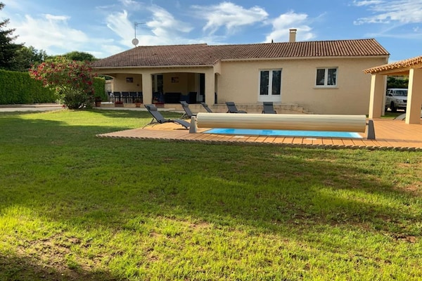 Villa met privézwembad en tuin aan de golfbaan in Saint-Laurent-la-Vernède - thumbnail 1