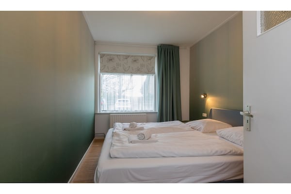 Licht appartement op boerderij Rustenpolder met uitzicht op dierenweide - thumbnail 5