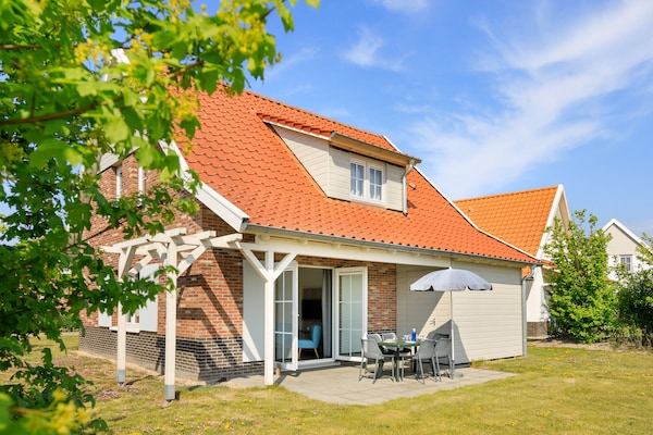 Luxe vrijstaande villa op Vakantiepark Klein Vink in Arcen - thumbnail 1