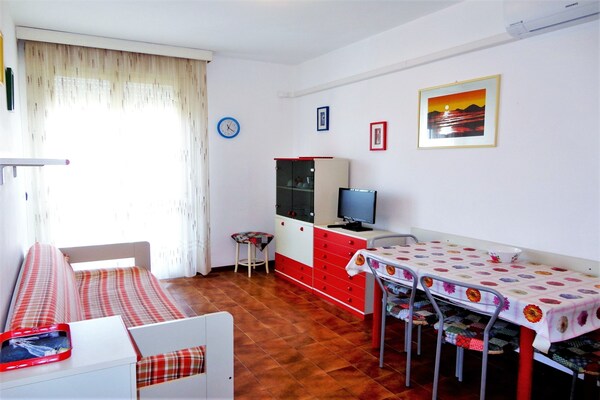 Knus appartement met terras nabij strand in Porto Santa Margherita - thumbnail 4