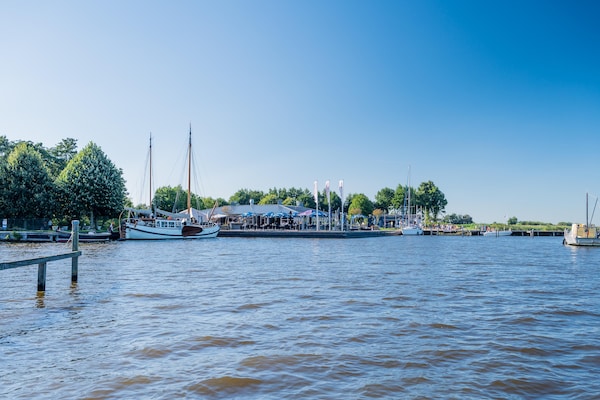 Watervilla Twa: luxe verblijf aan het Slotermeer in Friesland - thumbnail 4