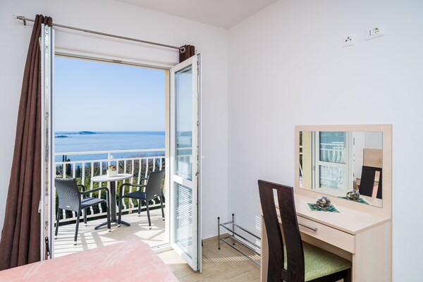 Appartement met balkon en zeezicht vlakbij strand in Plat, Mlini - thumbnail 5