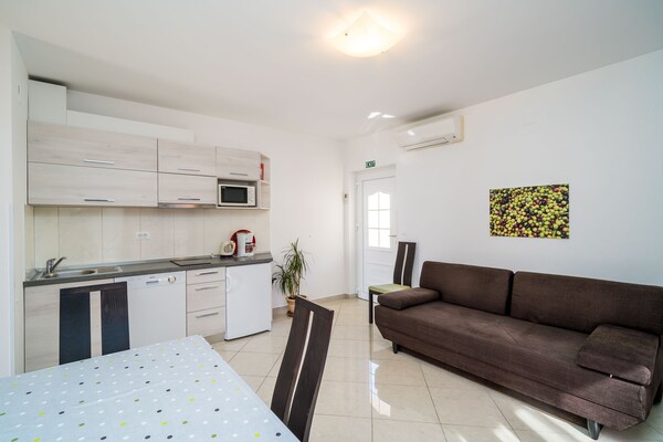 Appartement met balkon en zeezicht vlakbij strand in Plat, Mlini - thumbnail 6