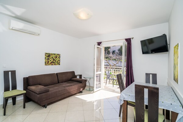 Luxe appartement met balkon en zeezicht nabij strand Plat, Mlini - thumbnail 6