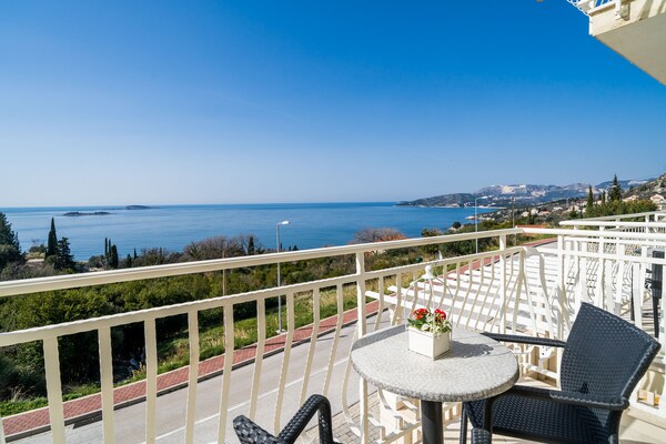 Luxe appartement met balkon en zeezicht nabij strand Plat, Mlini - thumbnail 2