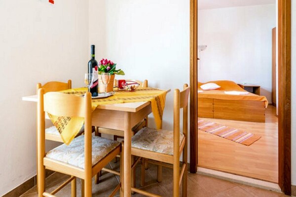 Appartement met 2 slaapkamers, terras en uitzicht op zee in Mlini - thumbnail 2
