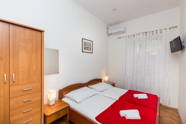 Twin Room op de begane grond bij de oude stadsmuren van Dubrovnik - thumbnail 3