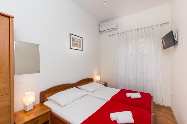 Twin Room op de begane grond bij de oude stadsmuren van Dubrovnik - thumbnail 5