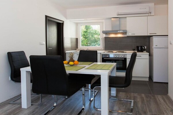 Villa Mia: Sfeervol appartement met balkon op 300m van strand in Dubrovnik - thumbnail 2