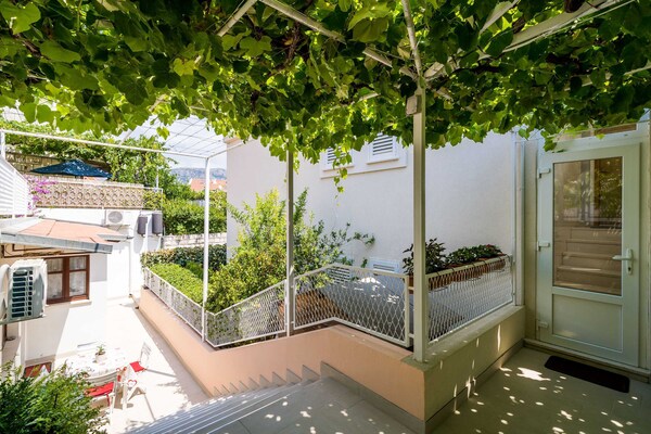 Studio met zonnig terras op loopafstand van strand in Dubrovnik - thumbnail 5