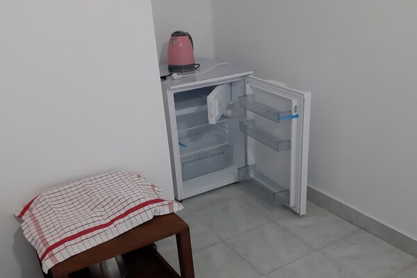 Kamer met terras en zeezicht op 15 meter van het strand in Saplunara - thumbnail 6