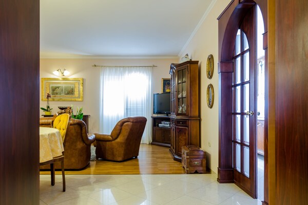 Ruim appartement met zeezicht en balkon op 100m van het strand in Dubrovnik - thumbnail 6