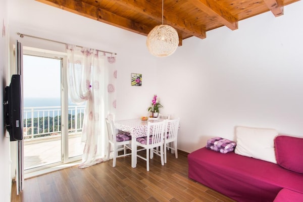 Romantisch appartement met balkon en adembenemend zeezicht op de oude stad - thumbnail 3