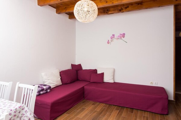 Romantisch appartement met balkon en adembenemend zeezicht op de oude stad - thumbnail 2