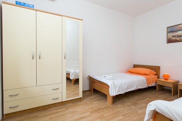 Knus appartement met terras op loopafstand van strand en centrum Cavtat - thumbnail 4