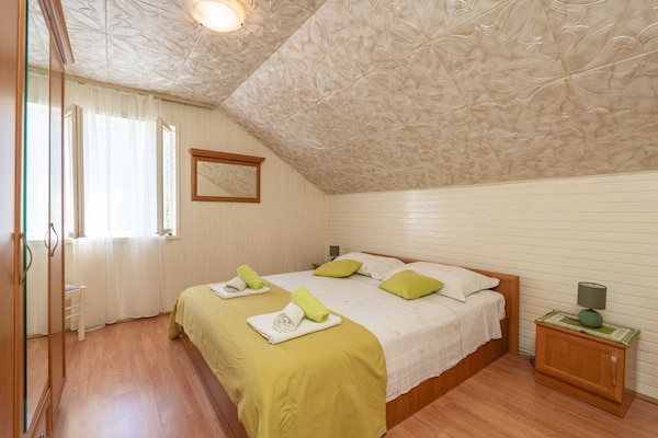 Villa Desin: Ruim appartement met 3 slaapkamers, terras en zwembad in Molunat - thumbnail 6