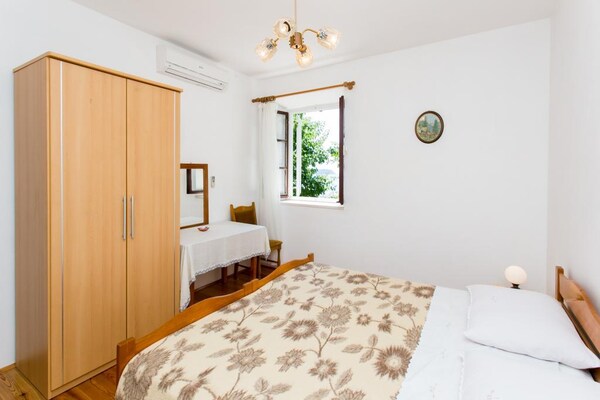 Double Room No2 aan zee met privéstrand op Sipan - thumbnail 6