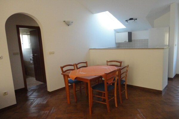 Tweekamerappartement met zeezicht en balkon op 100m van strand in Slano - thumbnail 5