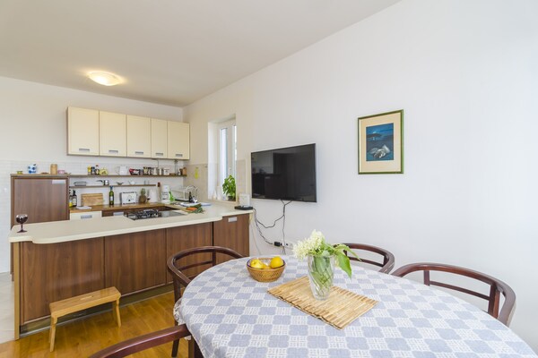 Appartement met terras en zeezicht op loopafstand van de oude stad Dubrovnik - thumbnail 3