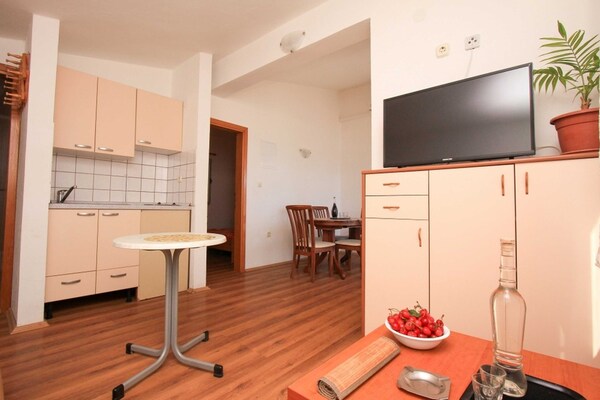 Appartement aan zee met spectaculair uitzicht op de Pelješac kust - thumbnail 5