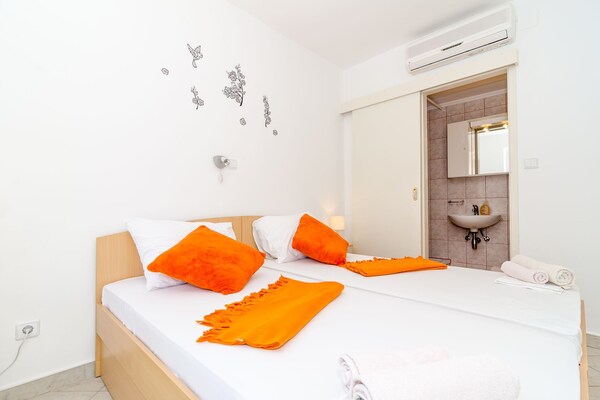 Comfort kamer met zeezicht op 100 meter van het strand in Mlini - thumbnail 4
