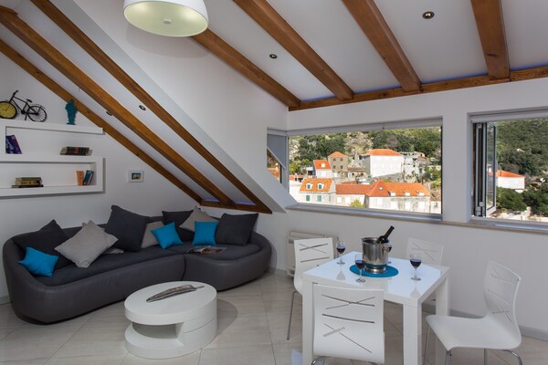 Mali Skoj Apartment: Twee-kamer appartement met zeezicht op Šipan - thumbnail 1