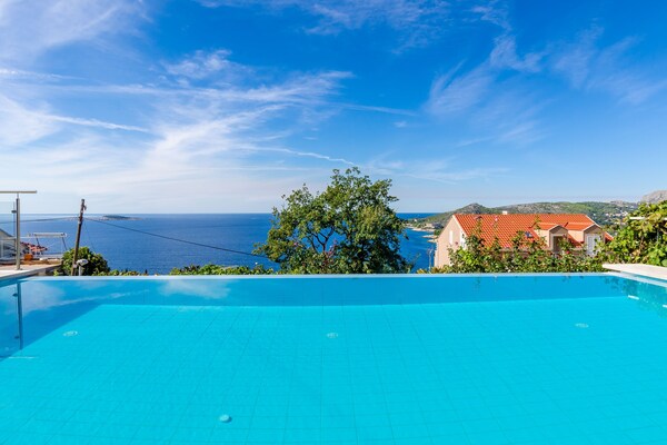 Villa Art Gallery: Zeezicht & Infinity Pool voor 14 personen in Mlini - thumbnail 2