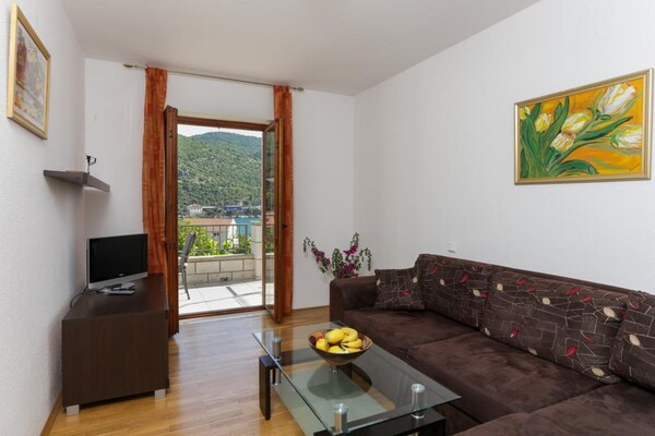Modern appartement met zeezicht en gedeeld zwembad bij Dubrovnik - thumbnail 2