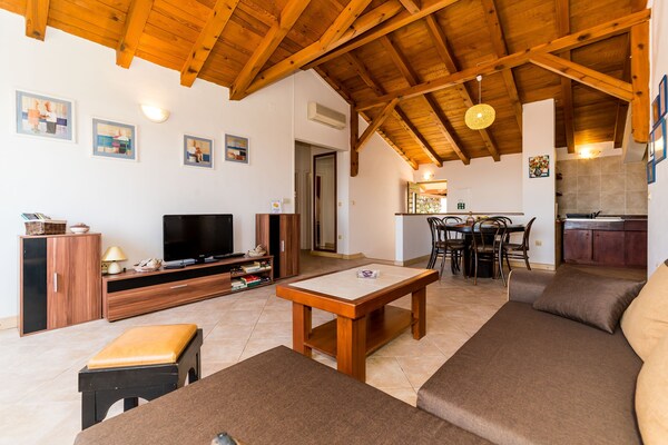 Appartement met zeezicht en terras, 200m van strand en oude centrum Dubrovnik - thumbnail 4