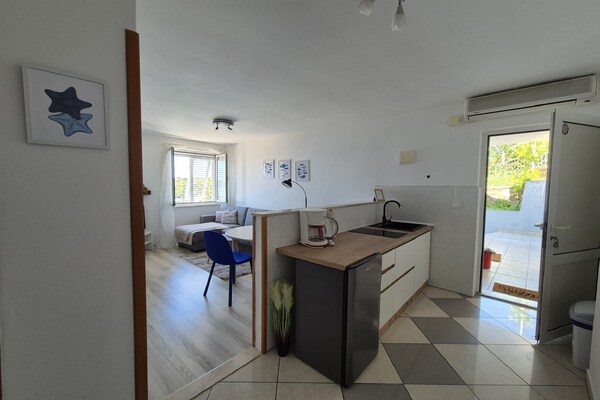 Appartement met zeezicht op 50 meter van het strand in Štikovica - thumbnail 5