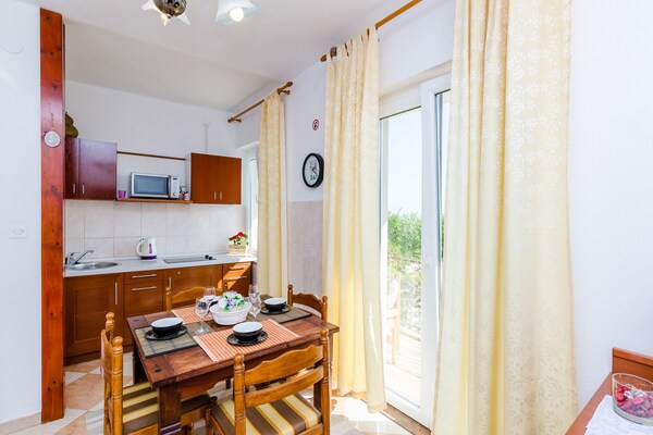 Ruim appartement met balkon en uitzicht op zee bij Dubrovnik Old Town - thumbnail 5