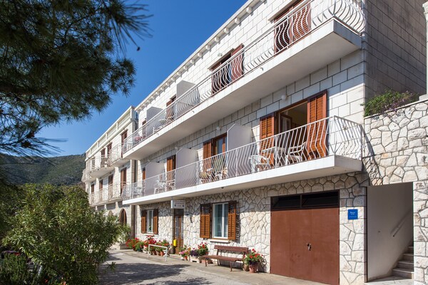 Double Room with Sea View in Villa Malfi – Direct aan zee bij Dubrovnik - thumbnail 5