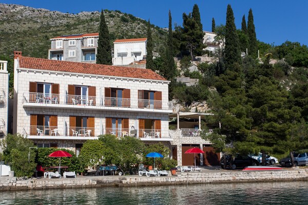 Double Room with Sea View in Villa Malfi – Direct aan zee bij Dubrovnik - thumbnail 4
