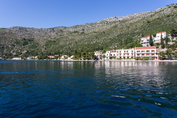 Double Room with Sea View in Villa Malfi – Direct aan zee bij Dubrovnik - thumbnail 6