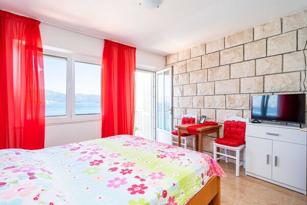 Studio met uitzicht op zee en privéstrand in Lumbarda, Korčula - thumbnail 3