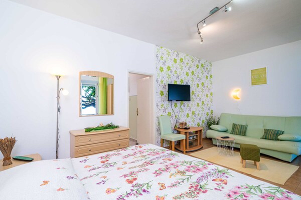 Appartement aan zee met privéstrand en terras in Lumbarda, Korčula - thumbnail 4