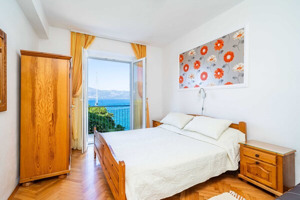 Appartement aan zee in Lumbarda met balkon, nabij zandstrand - thumbnail 3