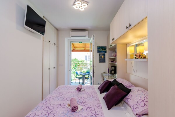 Kompacte double room in Lapad, op loopafstand van stranden en boulevard - thumbnail 2
