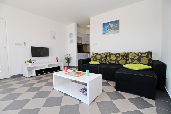 Appartement met zeezicht en terras in Drače, vlakbij strand - thumbnail 4