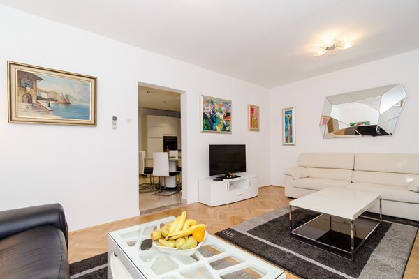 Modern 2-kamerappartement met balkon en uitzicht, op loopafstand van Old Town - thumbnail 6