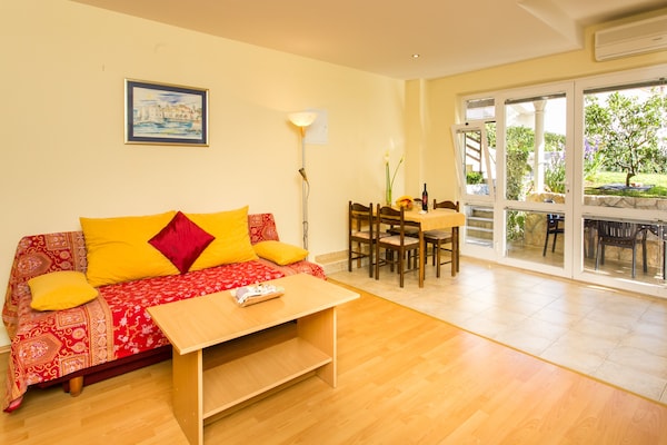 Knusse studio met terras in Lapad, op loopafstand van strand en baai - thumbnail 5