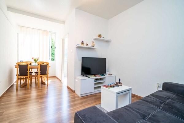 Comfortabel appartement met parkeren, op 2 km van de historische binnenstad - thumbnail 3
