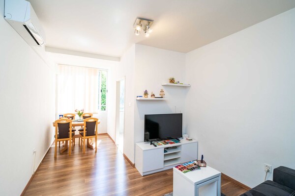 Comfortabel appartement met parkeren, op 2 km van de historische binnenstad - thumbnail 6