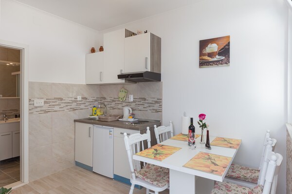 Sfeervol appartement met terras en deels zeezicht nabij Dubrovnik - thumbnail 5