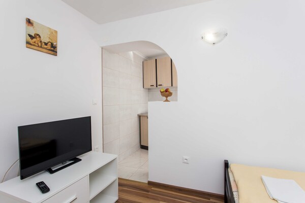 Ruim appartement op 400m van zee met gedeeld terras in Mlini - thumbnail 3