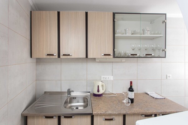 Ruim appartement op 400m van zee met gedeeld terras in Mlini - thumbnail 5